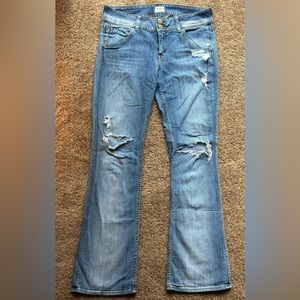 31 | Signature Ballet Bootcut, Light Wash, Distressed Jeans "Hudson"